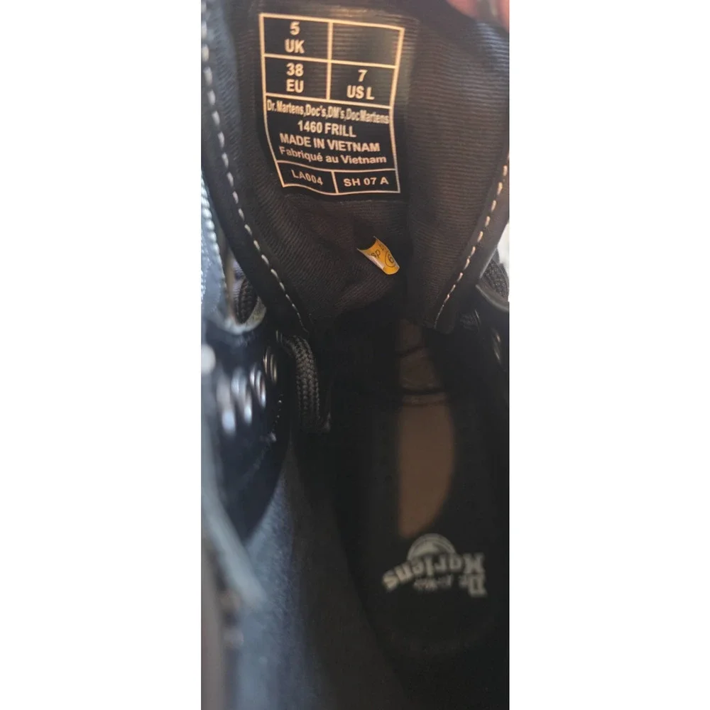 Dr. Martens 1460 Frill Lace-Up Boots Women's 7 Black Ribbon Quilted 8 Eye NWOB